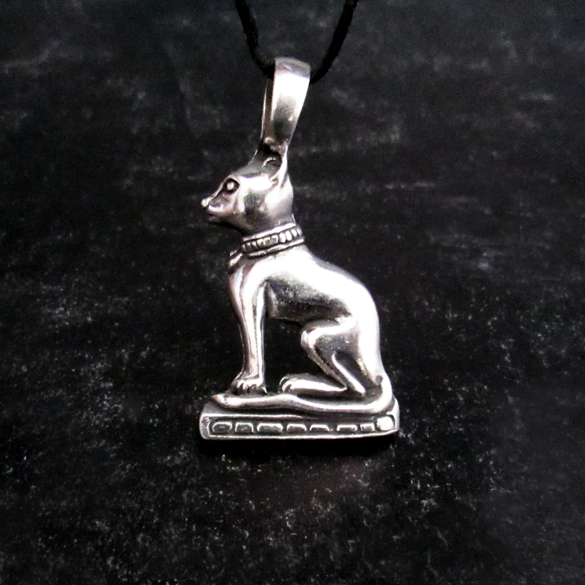 Bastet Amulet (Pewter)