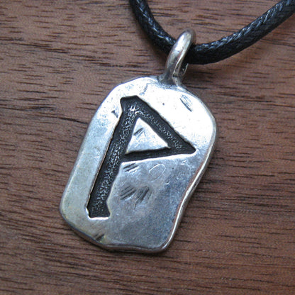 Turaz Rune Pendant (Uncarded)