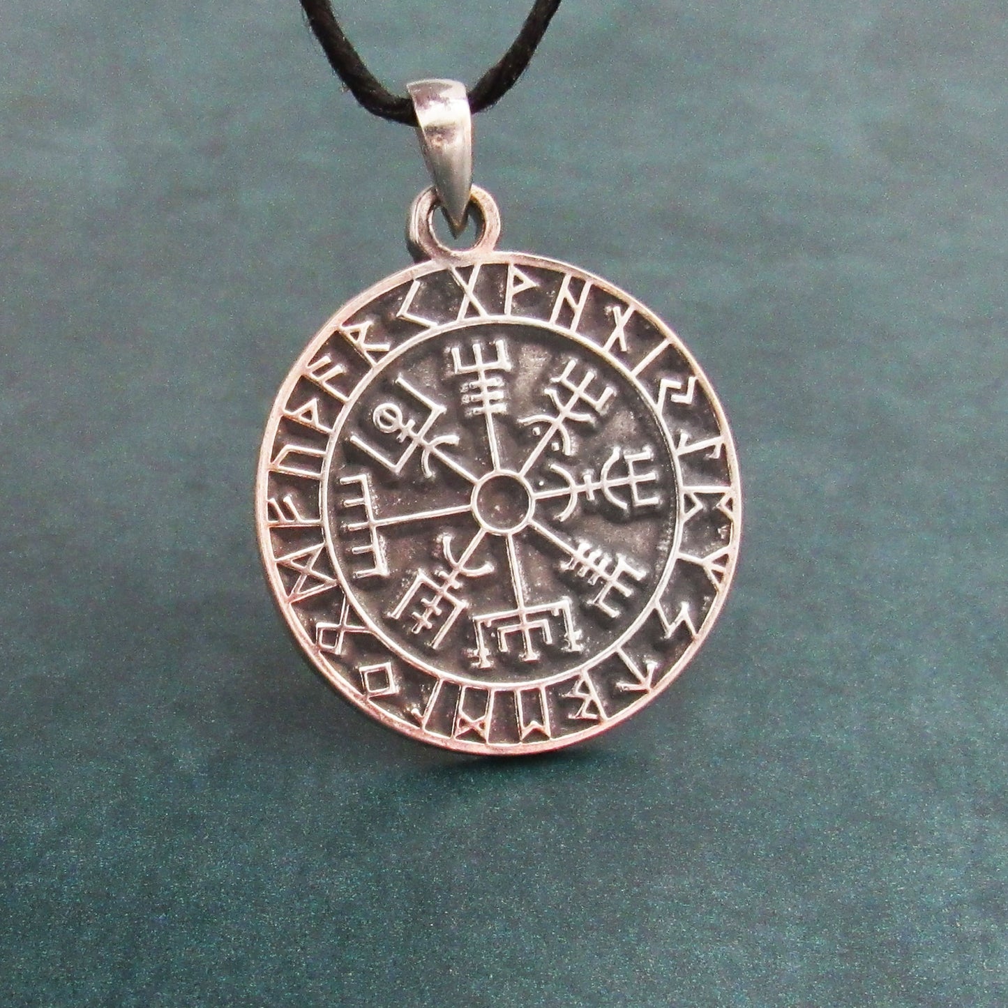 Vegvisir Pendant