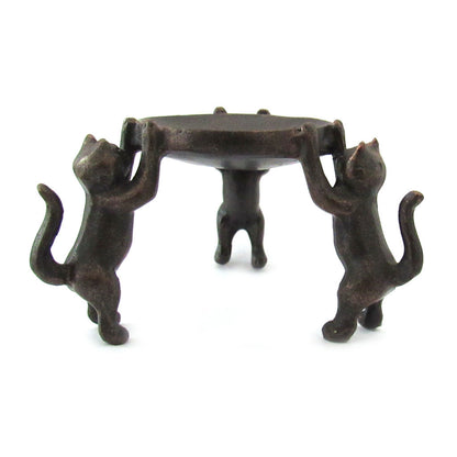 Three Cats Stand